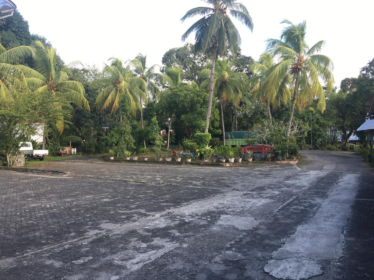Tamasya Garden Hotel Kotamobagu Экстерьер фото